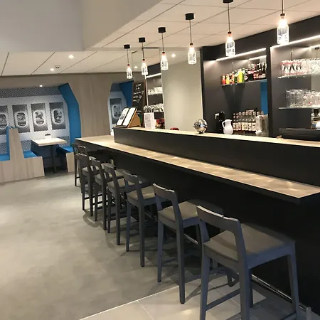 博韦宜必思尚品酒店